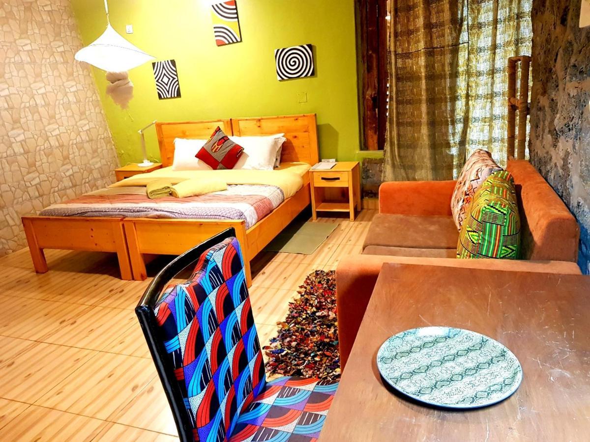 Yambi Guesthouse Кігалі Екстер'єр фото